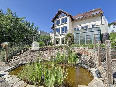 Maison - 222 m² - 9 pièces