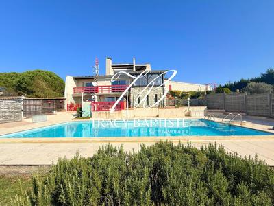 Maison - 334 m² - 9 pièces