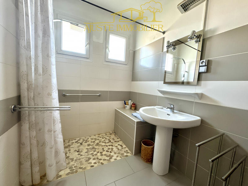 Maison - 220 m² - 7 pièces