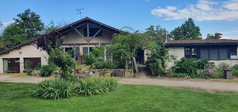 Maison - 350 m² - 20 pièces