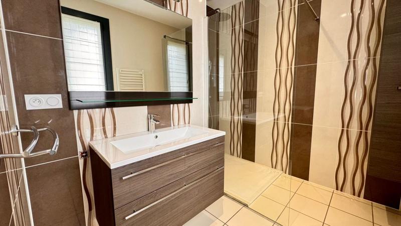 Villa - 140 m² - 5 pièces