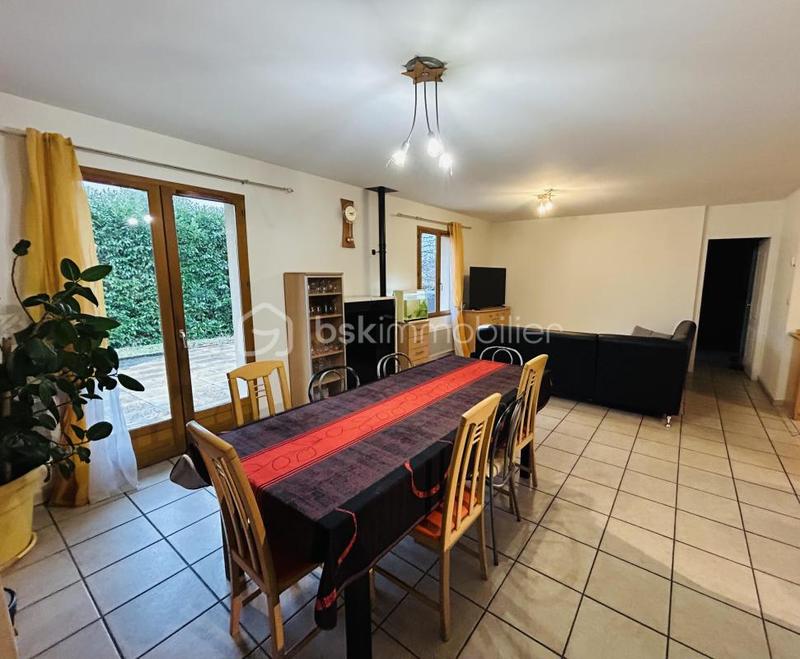 Maison traditionnelle - 140 m² - 7 pièces