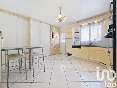 Maison - 180 m² - 7 pièces