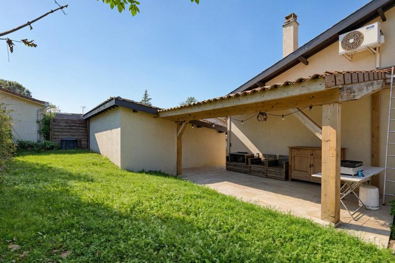 Maison - 201 m² - 7 pièces