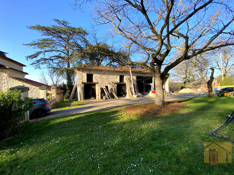 Maison - 450 m² - 11 pièces