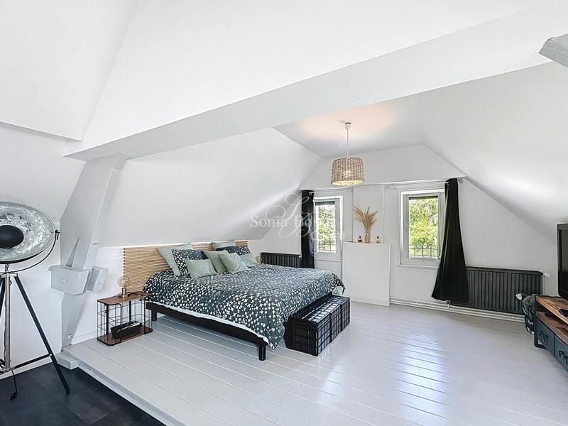 Maison - 195 m² - 7 pièces