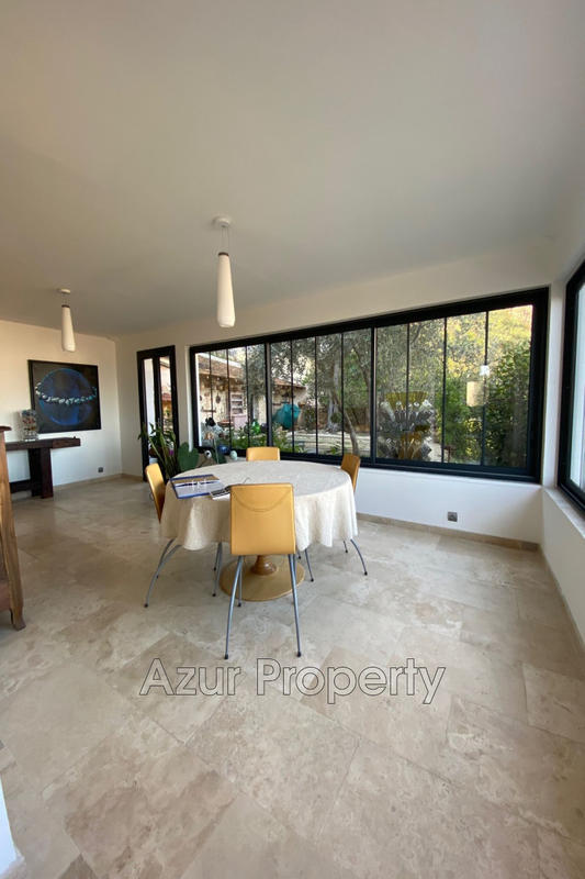 Villa - 240 m² - 6 pièces