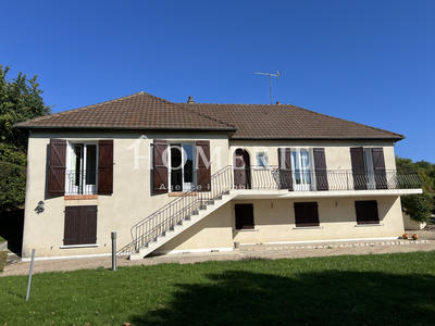 Maison - 213 m² - 9 pièces