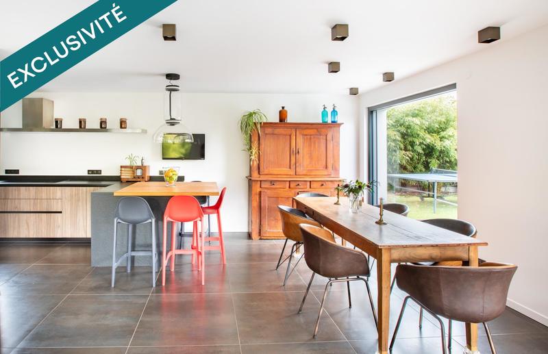 Maison - 240 m² - 10 pièces