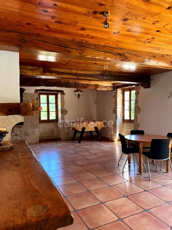 Maison de campagne - 320 m² - 9 pièces