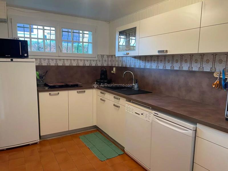 Maison - 268 m² - 9 pièces