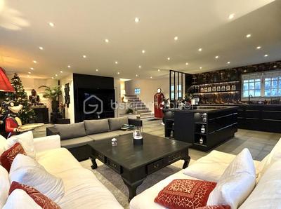 Maison - 149 m² - 6 pièces