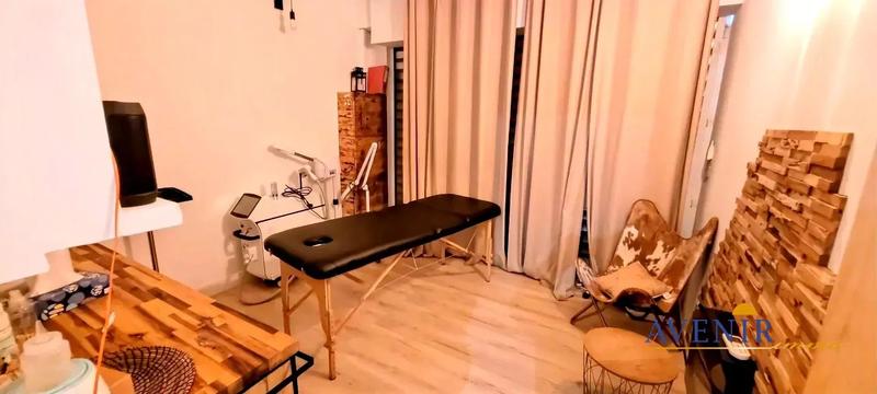 Fonds de commerce - Magasins - 77 m²