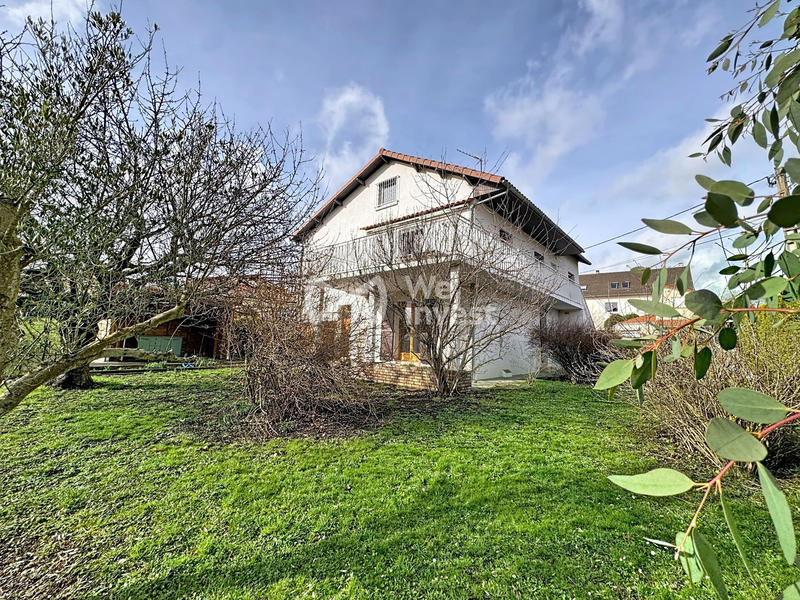 Maison traditionnelle - 205 m² - 7 pièces