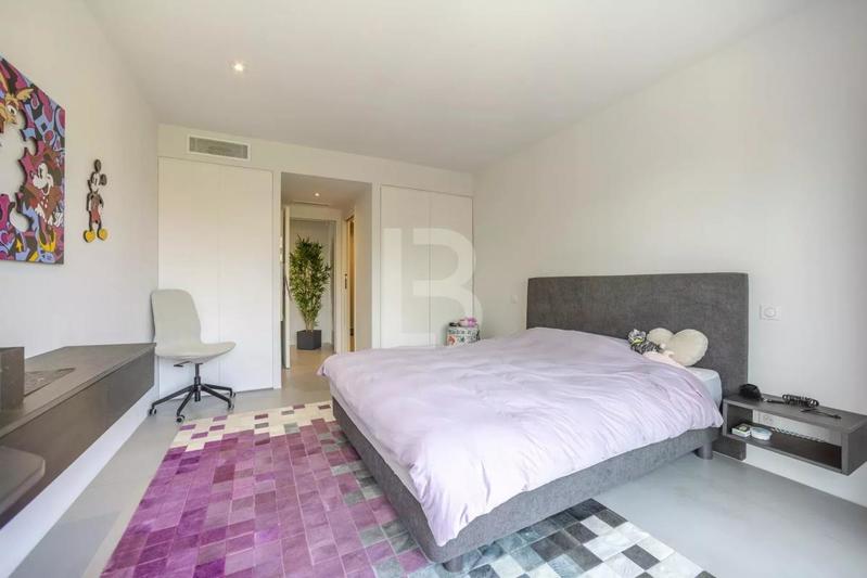 Appartement - 148 m² - 5 pièces