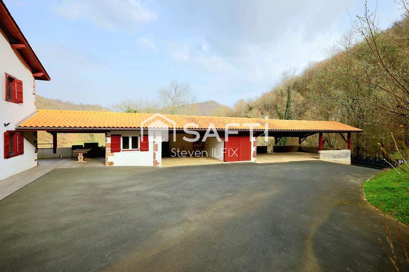 Maison - 240 m² - 6 pièces