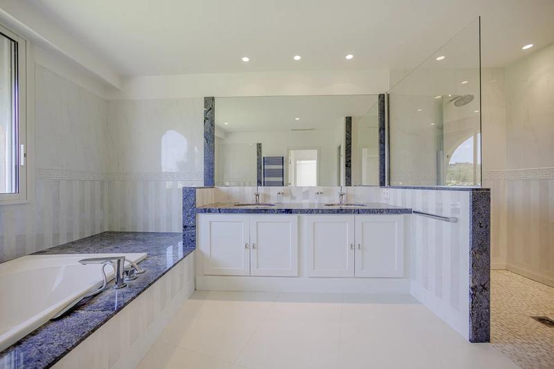 Maison - 540 m² - 10 pièces