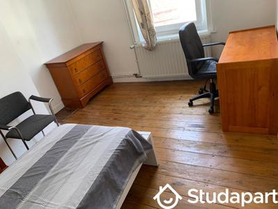 Chambre - 13 m² - 1 pièce