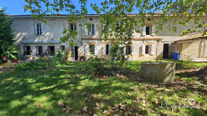 Maison ancienne - 413 m² - 11 pièces