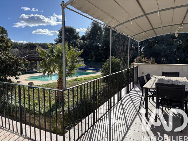 Maison - 233 m² - 6 pièces