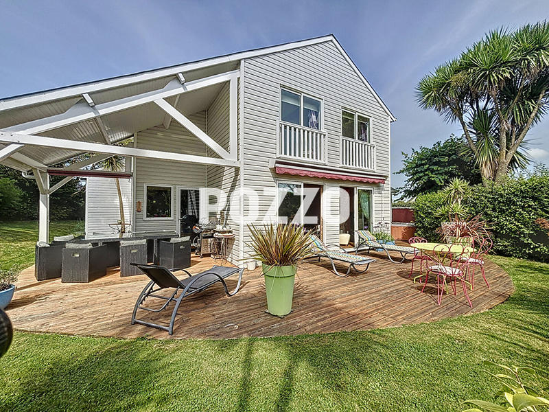 Maison - 133 m² - 8 pièces