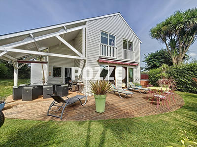 Maison - 133 m² - 8 pièces