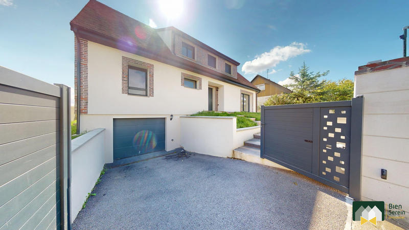 Maison traditionnelle - 172 m² - 7 pièces