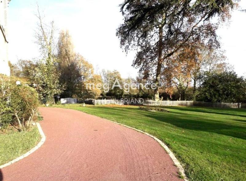 Maison - 287 m² - 10 pièces