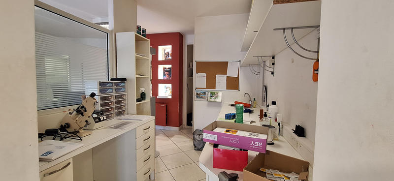 Local commercial - 90 m² - 2 pièces