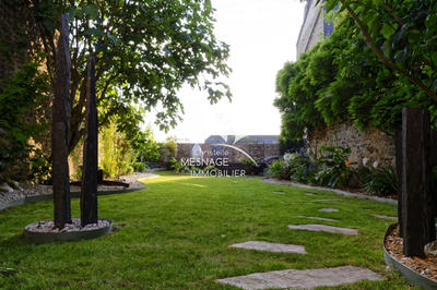 Maison - 236 m² - 8 pièces