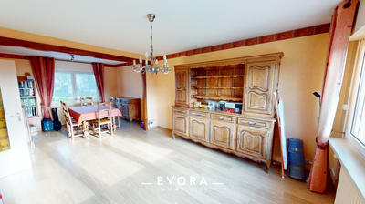 Maison - 95 m² - 5 pièces