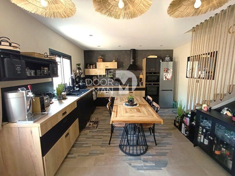 Maison - 120 m² - 5 pièces