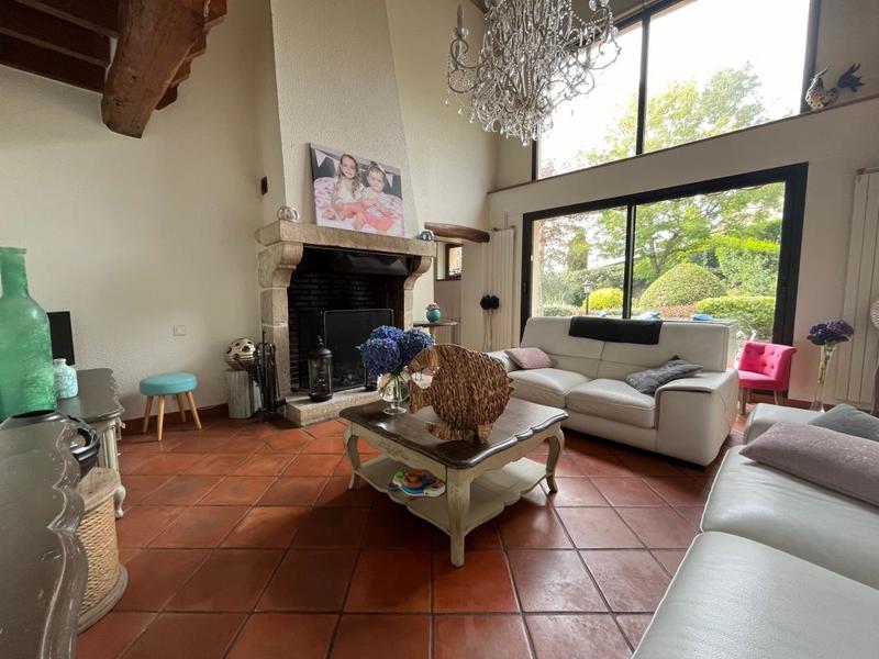 Maison - 180 m² - 5 pièces