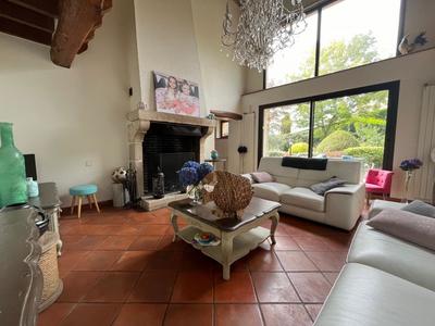 Maison - 180 m² - 5 pièces