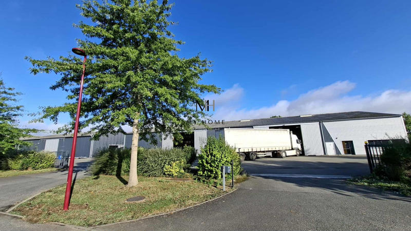Entrepôt - 1 850 m²
