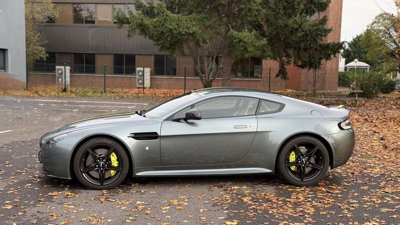 Aston Martin V8 Vantage Amr