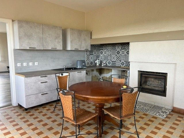 Maison - 200 m² - 7 pièces