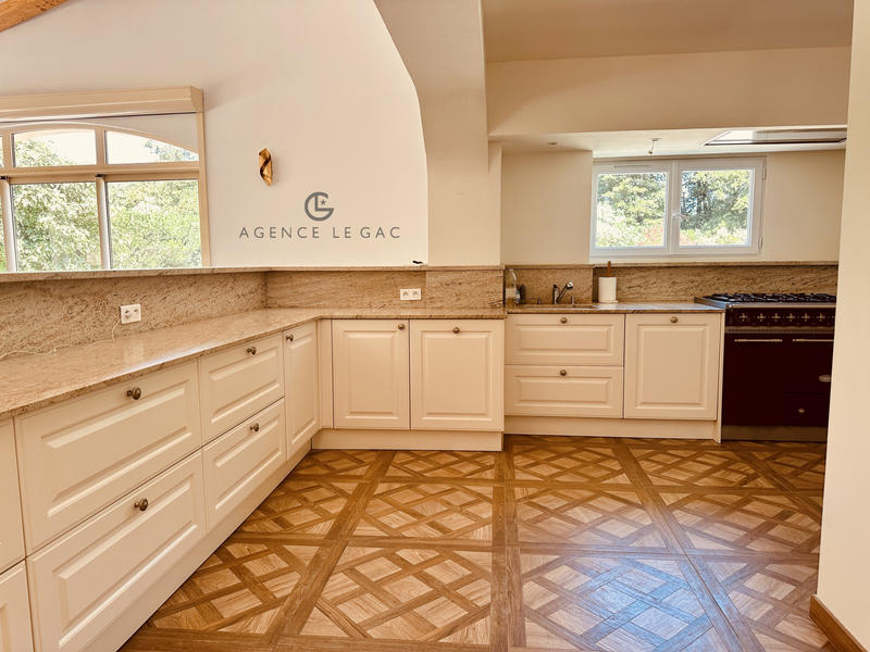 Villa - 200 m² - 5 pièces