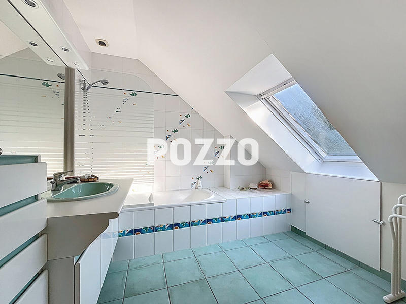 Maison - 200 m² - 6 pièces