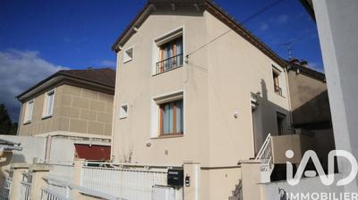 Maison - 92 m² - 5 pièces