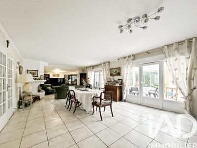 Maison - 190 m² - 8 pièces