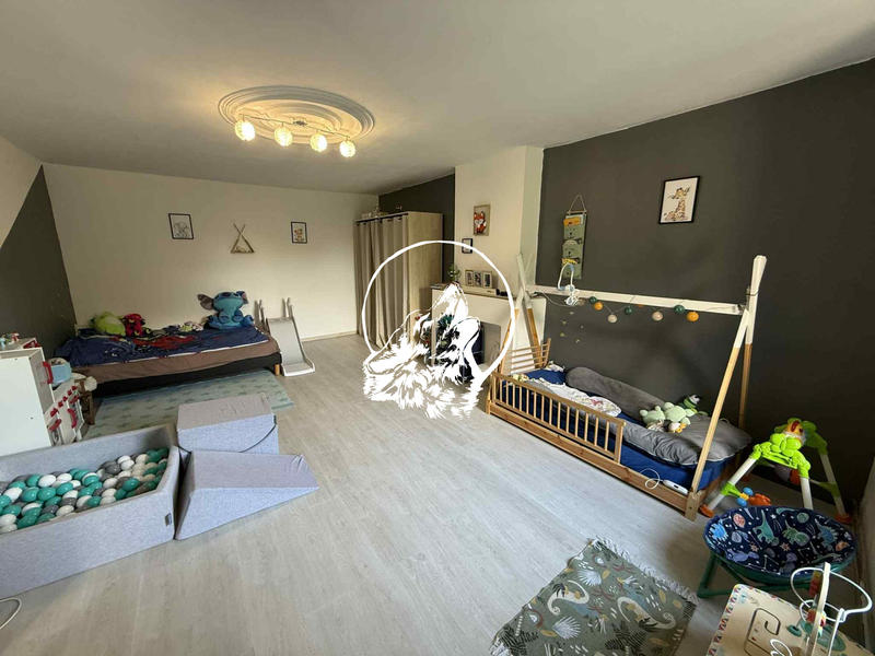 Maison - 297 m² - 9 pièces