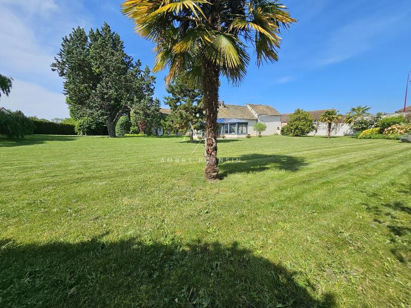 Maison - 301 m² - 9 pièces