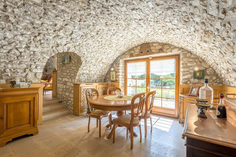 Maison - 180 m² - 8 pièces