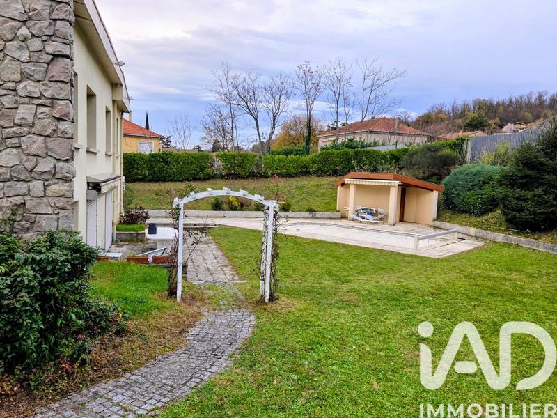 Maison - 209 m² - 7 pièces