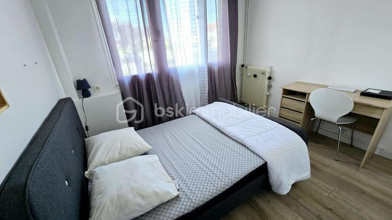 Appartement - 80 m² - 4 pièces