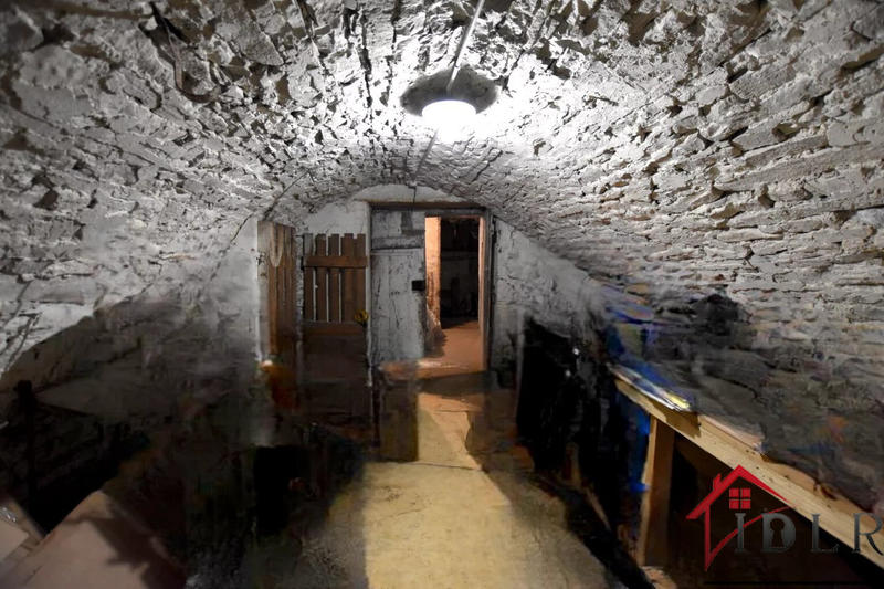 Maison - 338 m² - 8 pièces