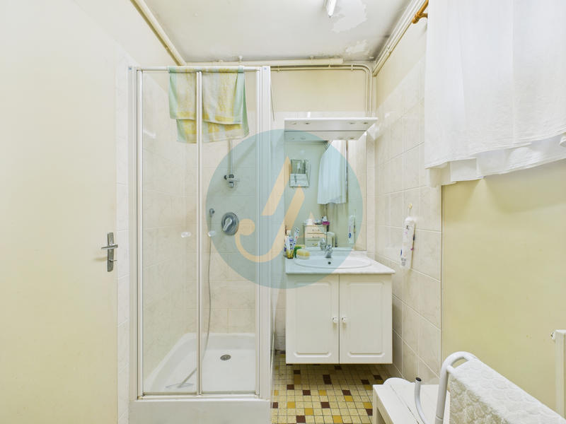 Maison - 186 m² - 7 pièces