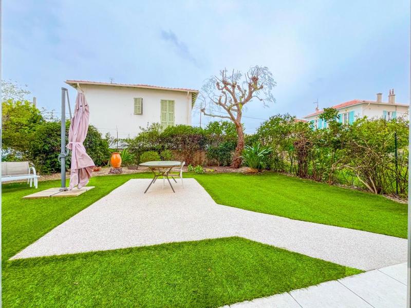 Appartement - 90 m² - 5 pièces