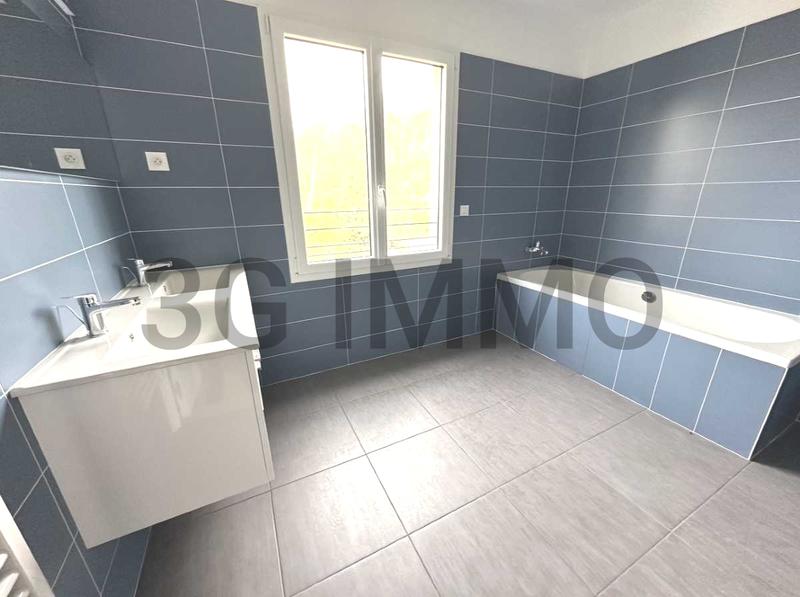 Maison - 182 m² - 8 pièces